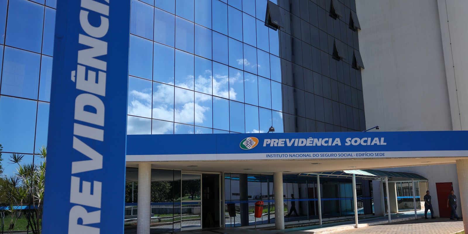 INSS começa a notificar beneficiários sobre descontos irregulares
