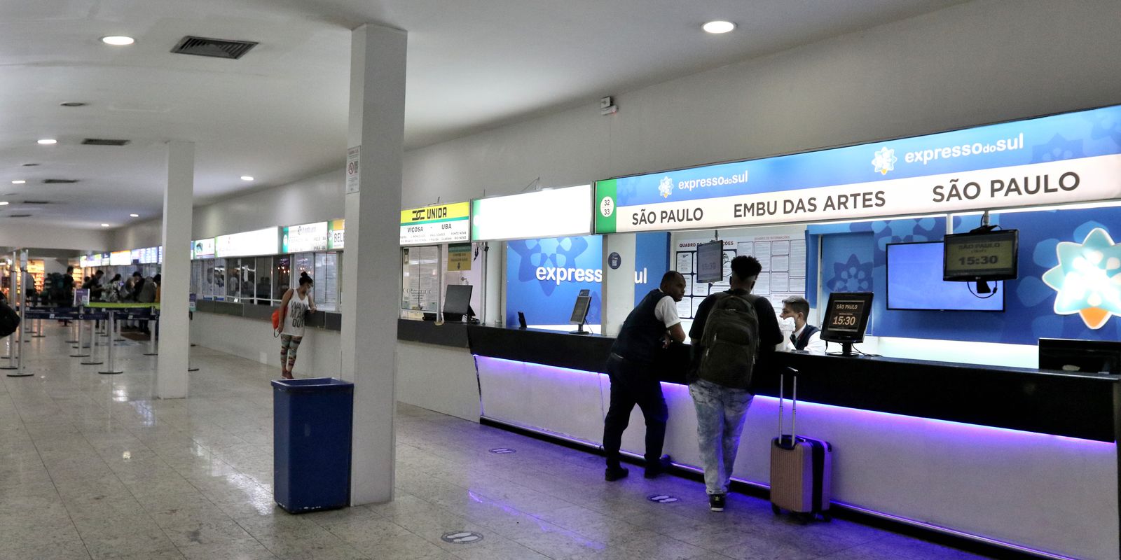 Setor de transportes puxa crescimento de serviços em abril