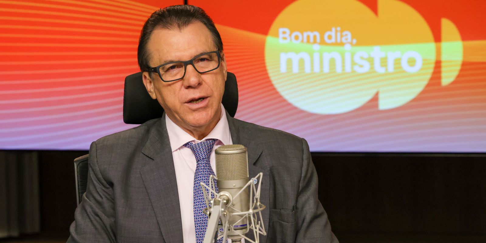 Fim da escala 6x1 depende de mobilização social, diz ministro