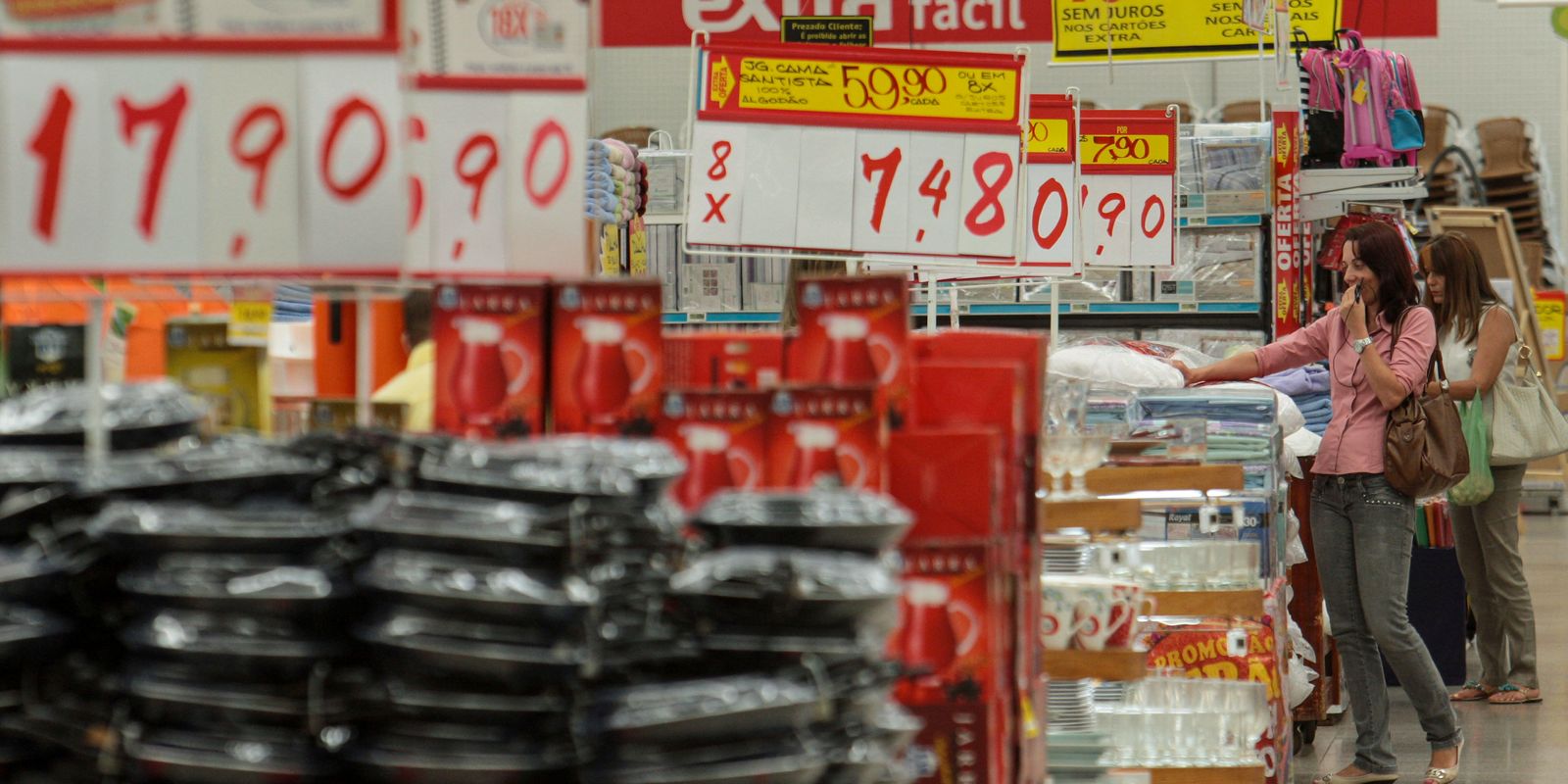 Inflação deve fechar o ano em 4,8%, estima Banco Central